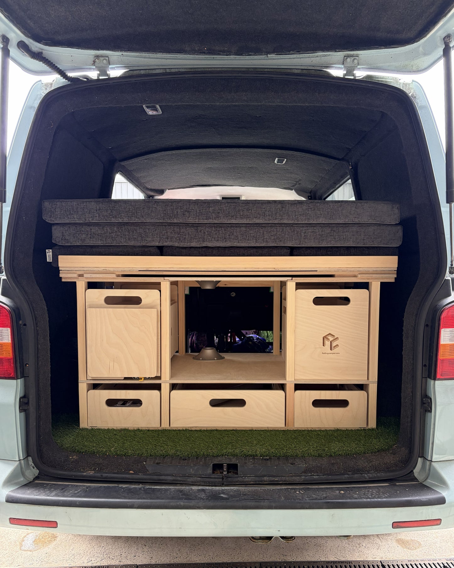 Volkswagen Transporter  Kombi